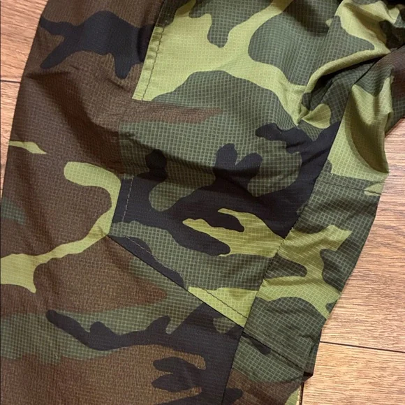 NEW DSQUARED2 Camouflage Cargo Pants - Olive and Black